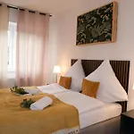 Prázdninový dům Deluxe House Mit Terrasse & Garten - Komfort & Raum