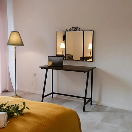 度假居 Deluxe House Mit Terrasse & Garten - Komfort & Raum 杜伊斯堡